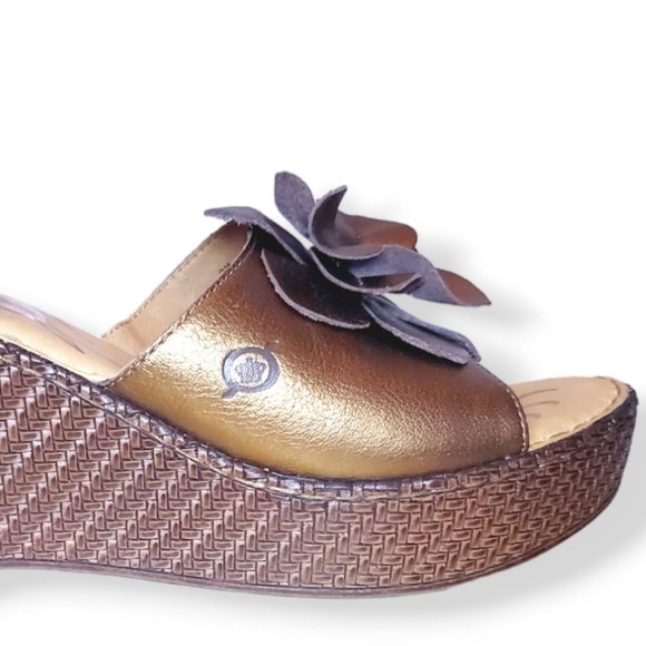 #279 Born Women Leather Flower Slide Wedge Sandals Golden Bronze Sz 9 Annette - Picture 5 of 7